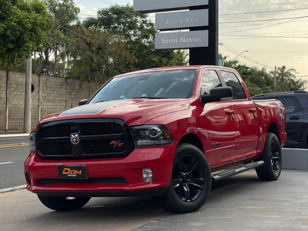 Classic 5.7 V8 32V 4P R/T 4X4 AUTOMÁTICO