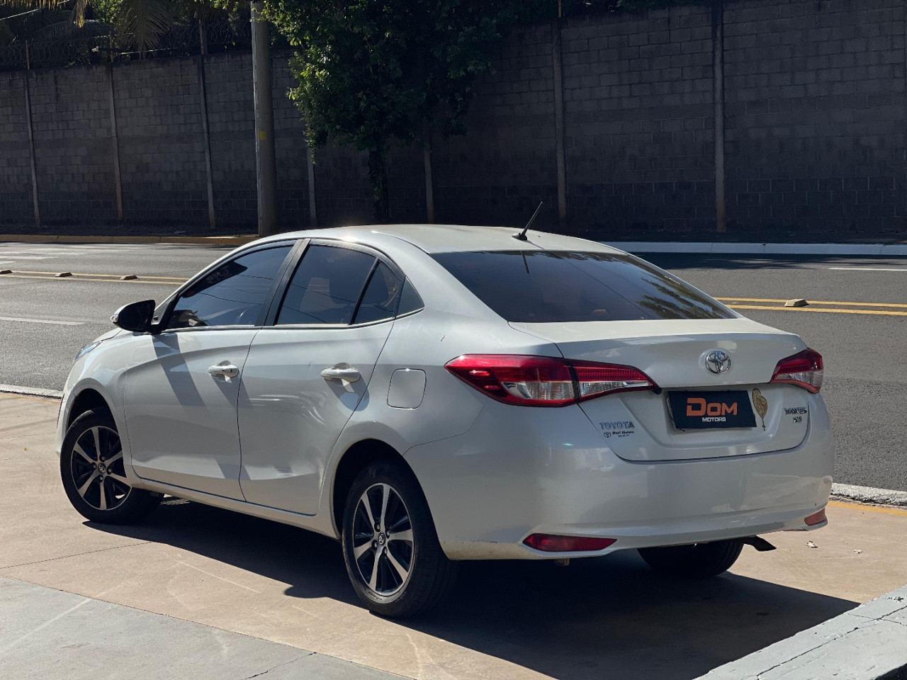 TOYOTA Yaris Sedan 1.5 16V 4P FLEX XS CONNECT MULTIDRIVE AUTOMÁTICO CVT
