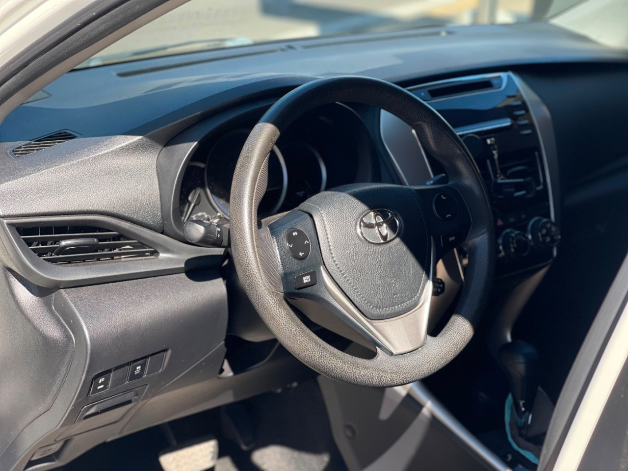 TOYOTA Yaris Sedan 1.5 16V 4P FLEX XL MULTIDRIVE AUTOMÁTICO CVT