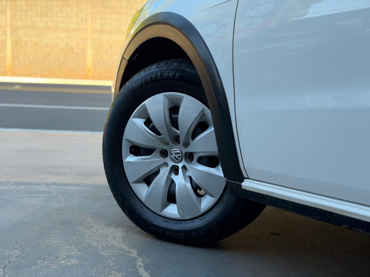 VOLKSWAGEN Saveiro 1.6 G6 TRENDLINE CABINE DUPLA FLEX
