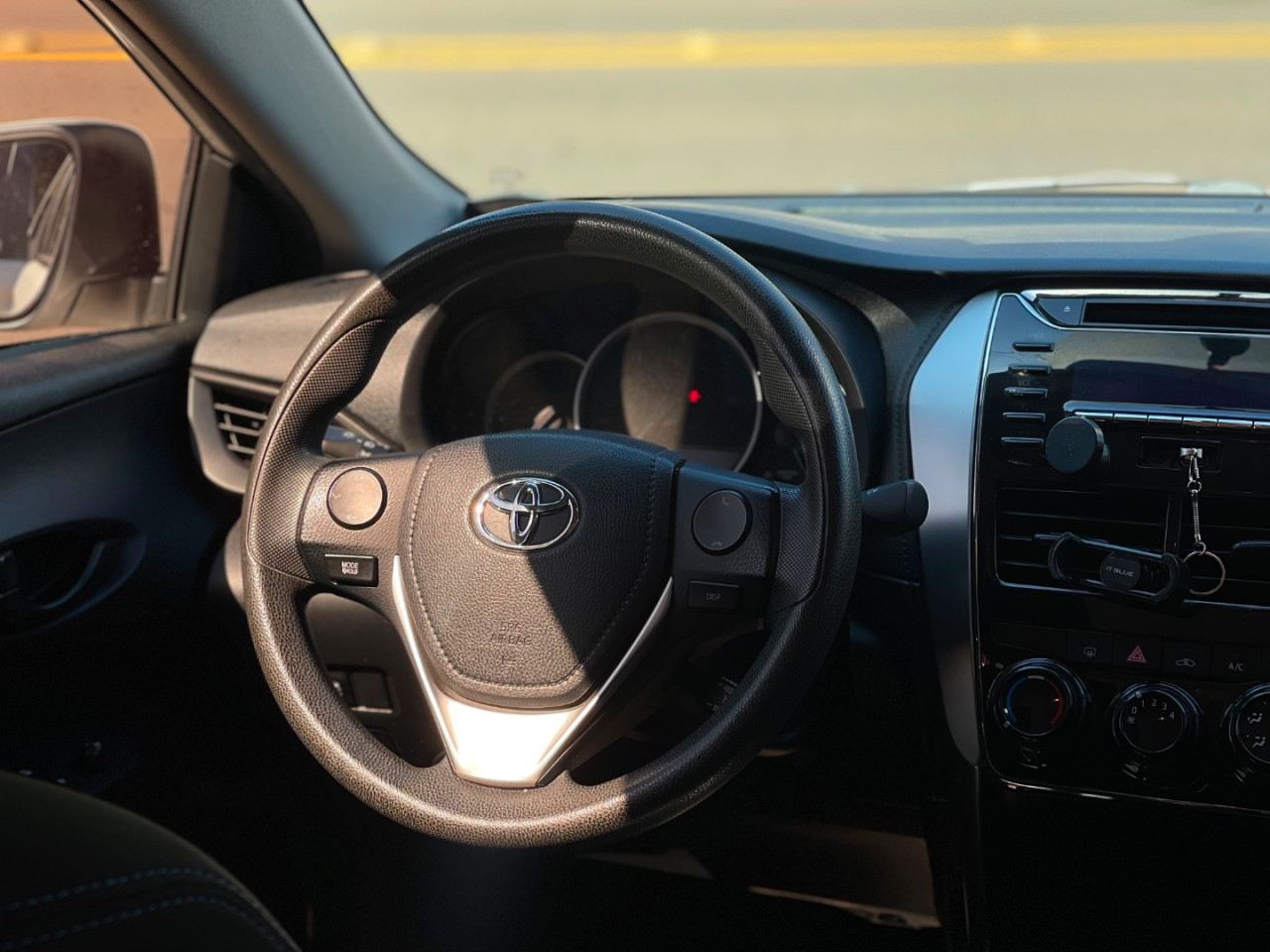 TOYOTA Yaris Sedan 1.5 16V 4P FLEX XL MULTIDRIVE AUTOMÁTICO CVT