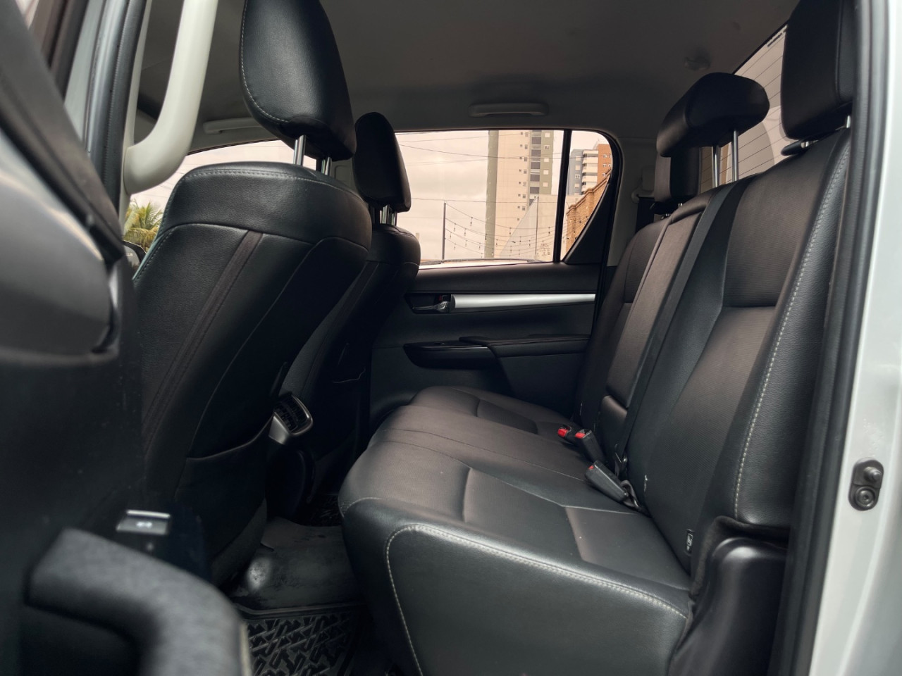 TOYOTA Hilux Caminhonete 2.8 16V 4P SRX DIESEL CABINE DUPLA