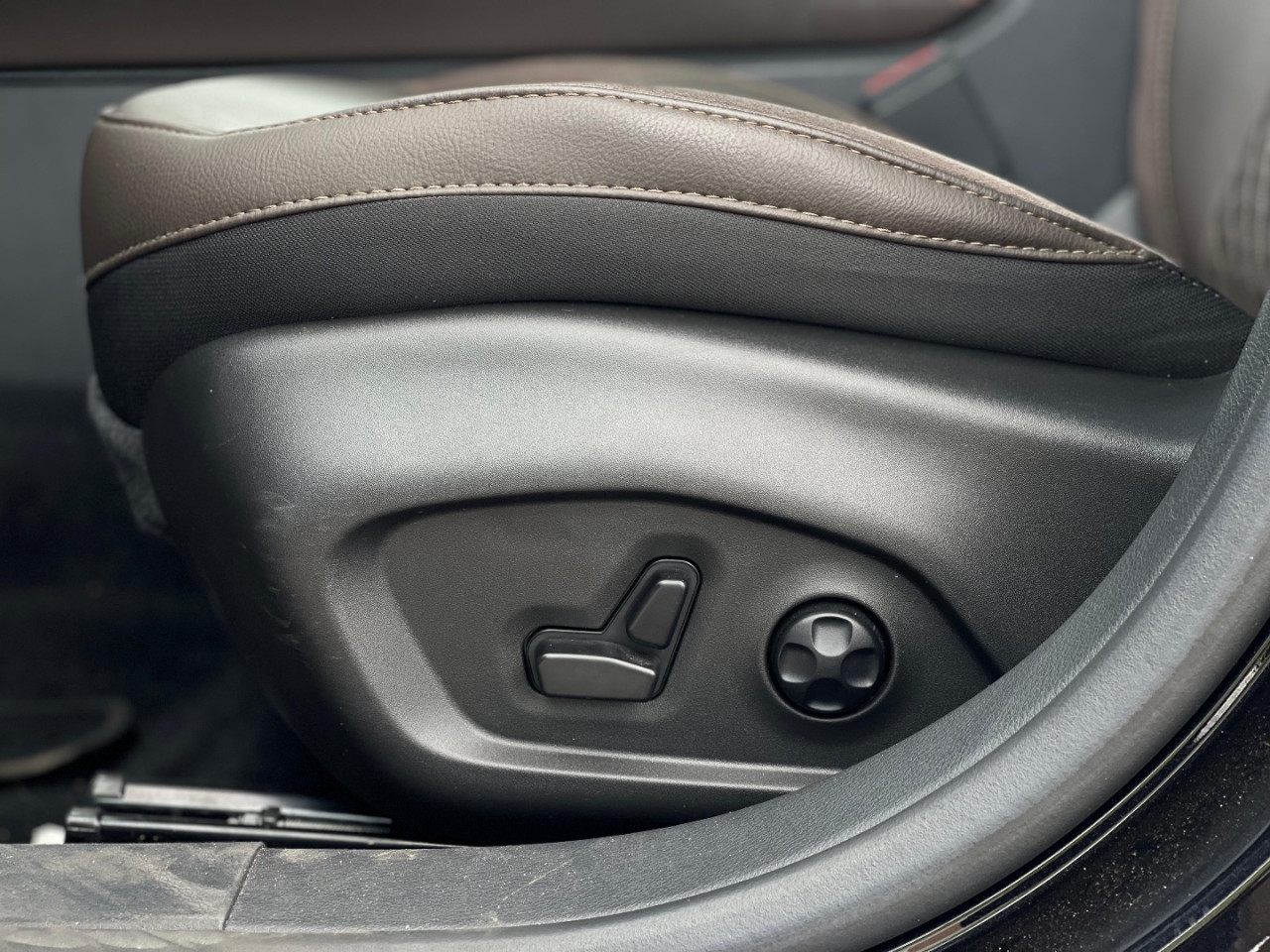 JEEP Commander 2.0 16V 4P TD380 OVERLAND TURBO DIESEL AUTOMÁTICO