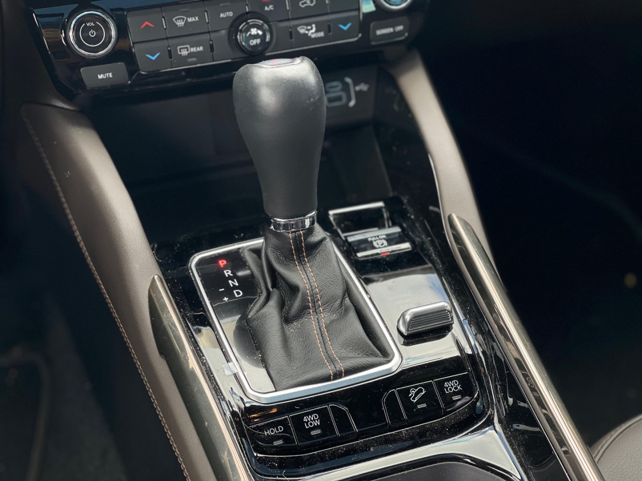 JEEP Commander 2.0 16V 4P TD380 OVERLAND TURBO DIESEL AUTOMÁTICO