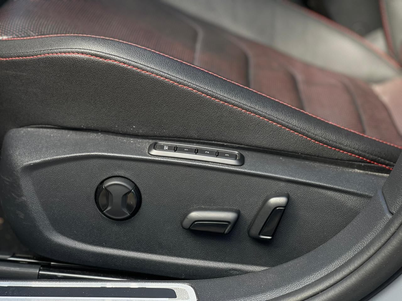 VOLKSWAGEN Jetta 2.0 4P 350 TSI GLI AUTOMÁTICO DSG
