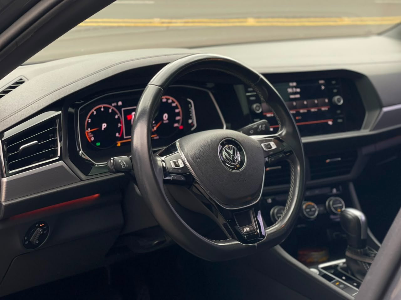 VOLKSWAGEN Jetta 1.4 4P 250 TSI R-LINE AUTOMÁTICO