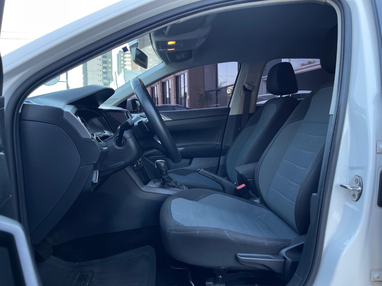 VOLKSWAGEN Nivus 1.0 4P FLEX 200 TSI COMFORTLINE TURBO AUTOMÁTICO