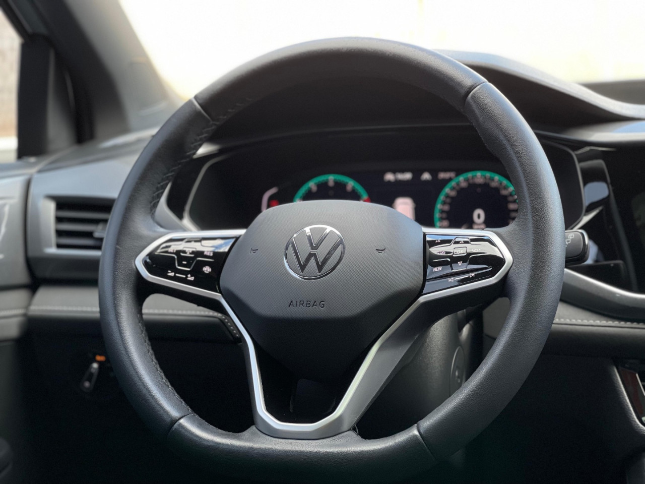 VOLKSWAGEN Taos 1.4 16V 4P FLEX 250 TSI COMFORTLINE AUTOMÁTICO