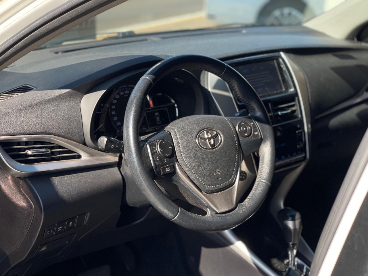 TOYOTA Yaris Sedan 1.5 16V 4P FLEX XS CONNECT MULTIDRIVE AUTOMÁTICO CVT