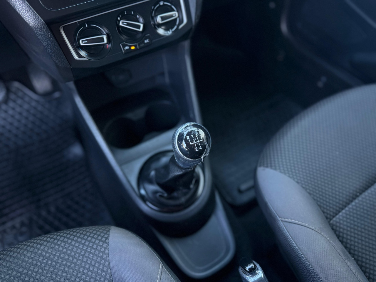 VOLKSWAGEN Saveiro 1.6 G6 TRENDLINE CABINE DUPLA FLEX