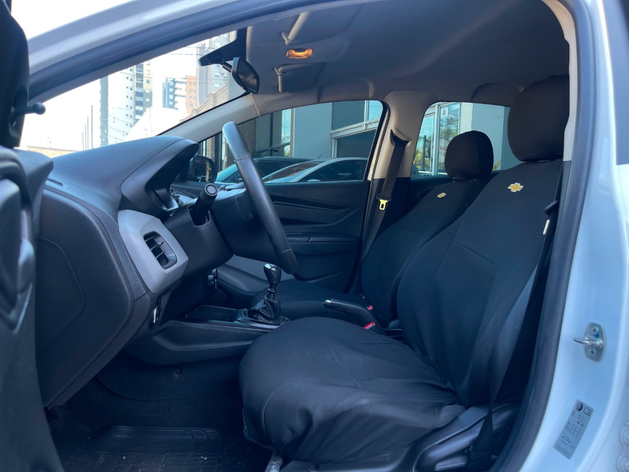 CHEVROLET Onix Hatch 1.0 4P FLEX JOY