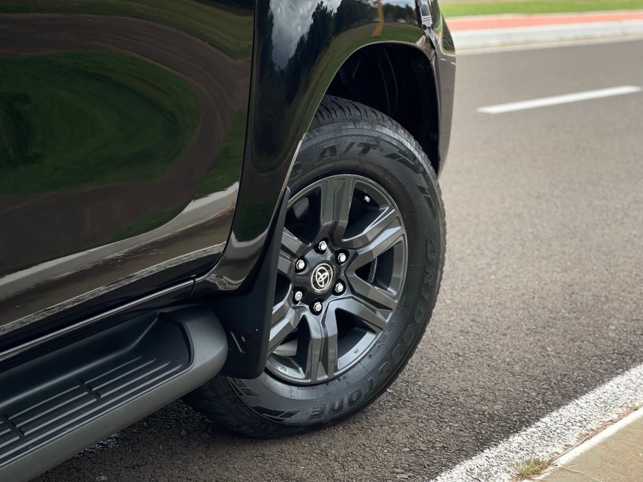 TOYOTA Hilux Caminhonete 2.8 16V 4P SR 4X4 DIESEL CABINE DUPLA AUTOMÁTICO