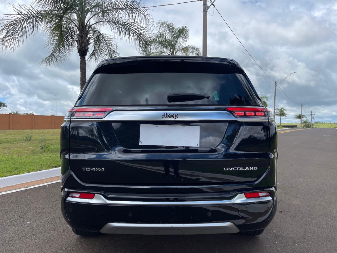 JEEP Commander 2.0 16V 4P TD380 OVERLAND TURBO DIESEL AUTOMÁTICO