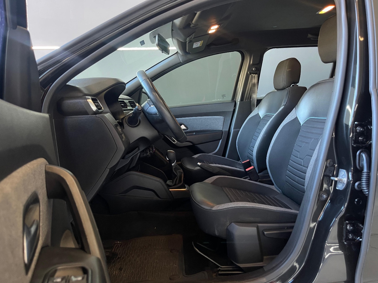 RENAULT Duster 1.6 16V 4P FLEX SCE INTENSE X-TRONIC AUTOMÁTICO