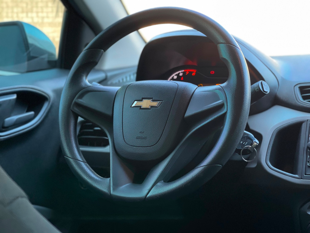CHEVROLET Onix Hatch 1.0 4P FLEX JOY