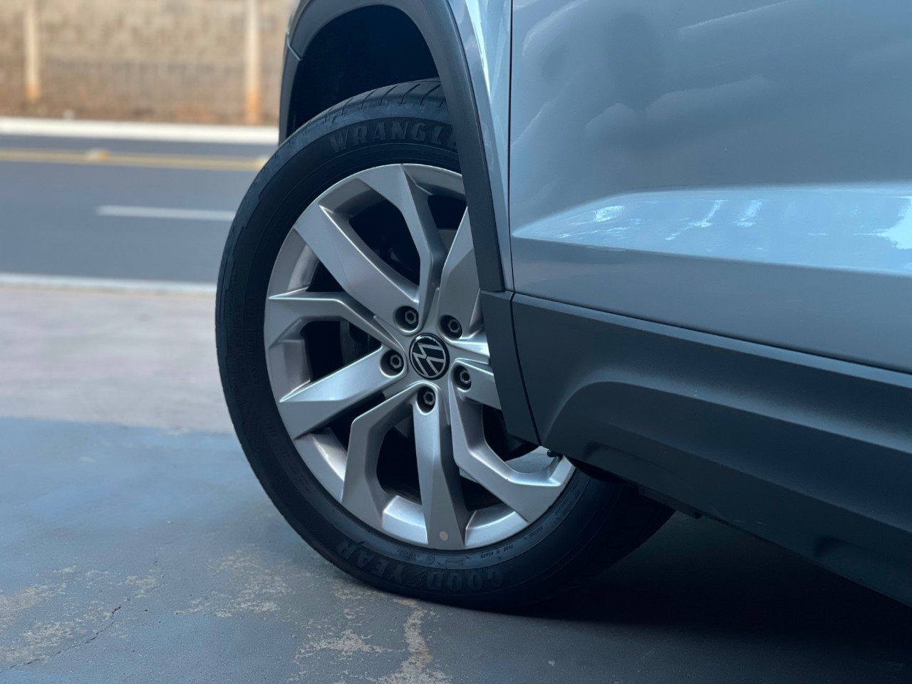 VOLKSWAGEN Taos 1.4 16V 4P FLEX 250 TSI COMFORTLINE AUTOMÁTICO