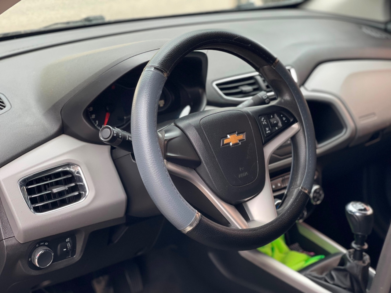 CHEVROLET Onix Hatch 1.0 4P FLEX LT
