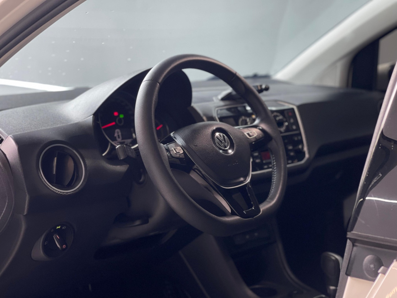 VOLKSWAGEN UP 1.0 12V 4P FLEX MOVE UP AUTOMATIZADO