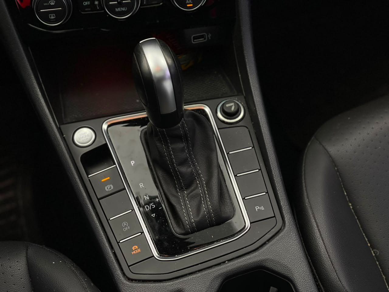 VOLKSWAGEN Jetta 1.4 4P 250 TSI R-LINE AUTOMÁTICO
