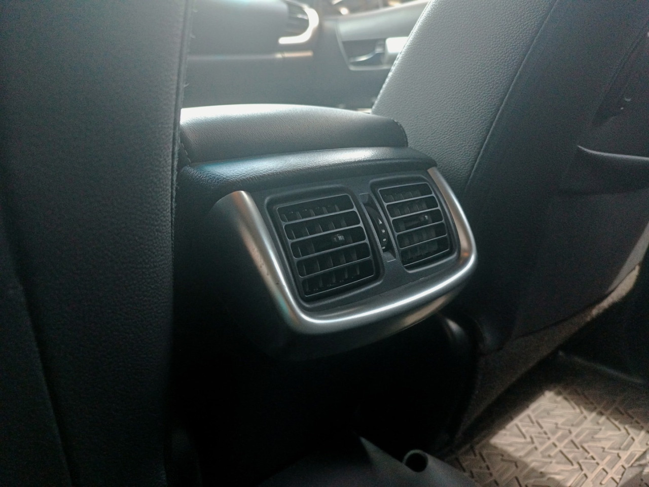 TOYOTA Hilux Caminhonete 2.8 16V SRX PLUS 4X4 TURBO DIESEL CABINE DUPLA AUTOMÁTICO