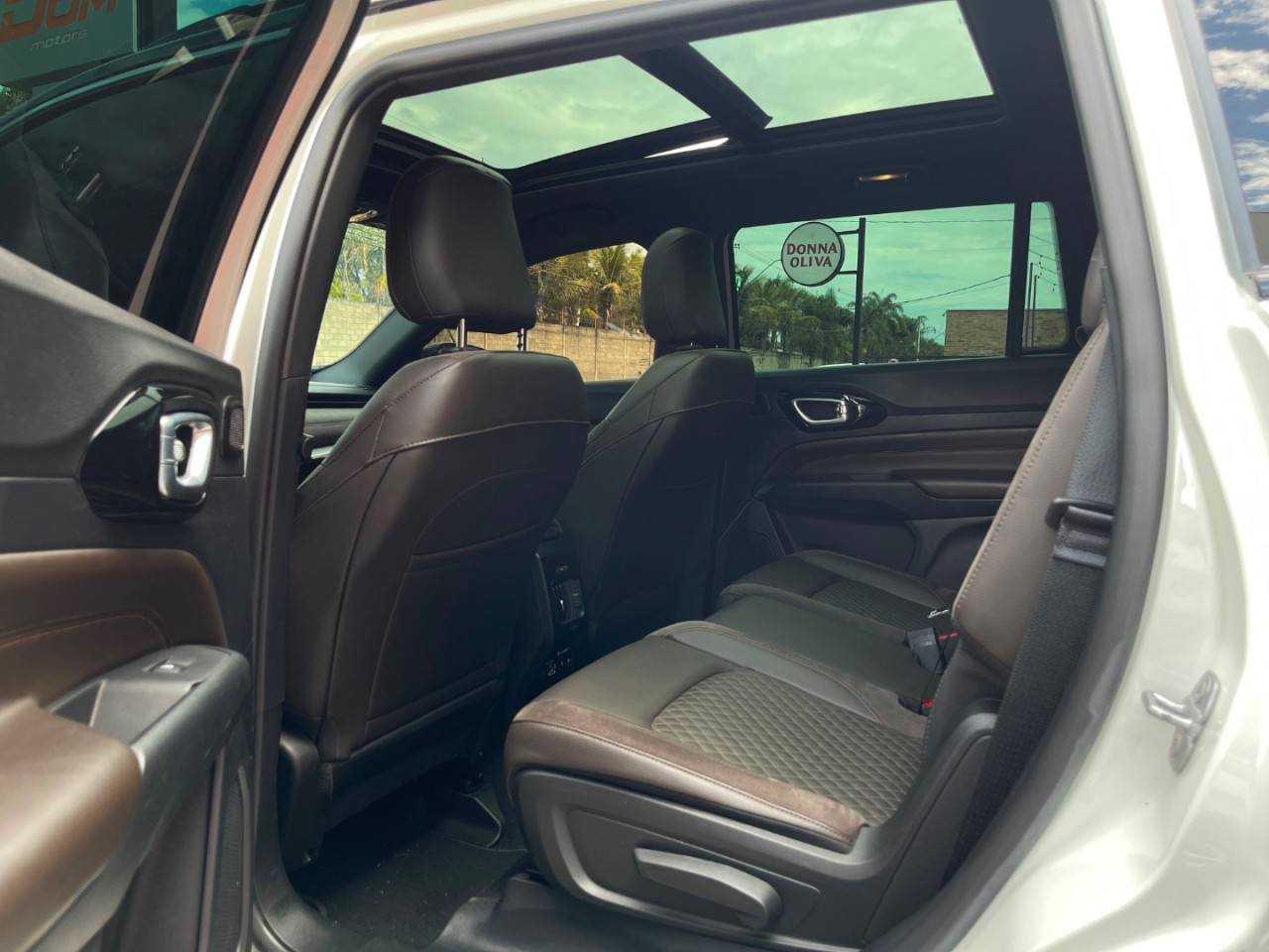 JEEP Commander 2.0 16V 4P TD380 OVERLAND 4X4 TURBO DIESEL AUTOMÁTICO AT9