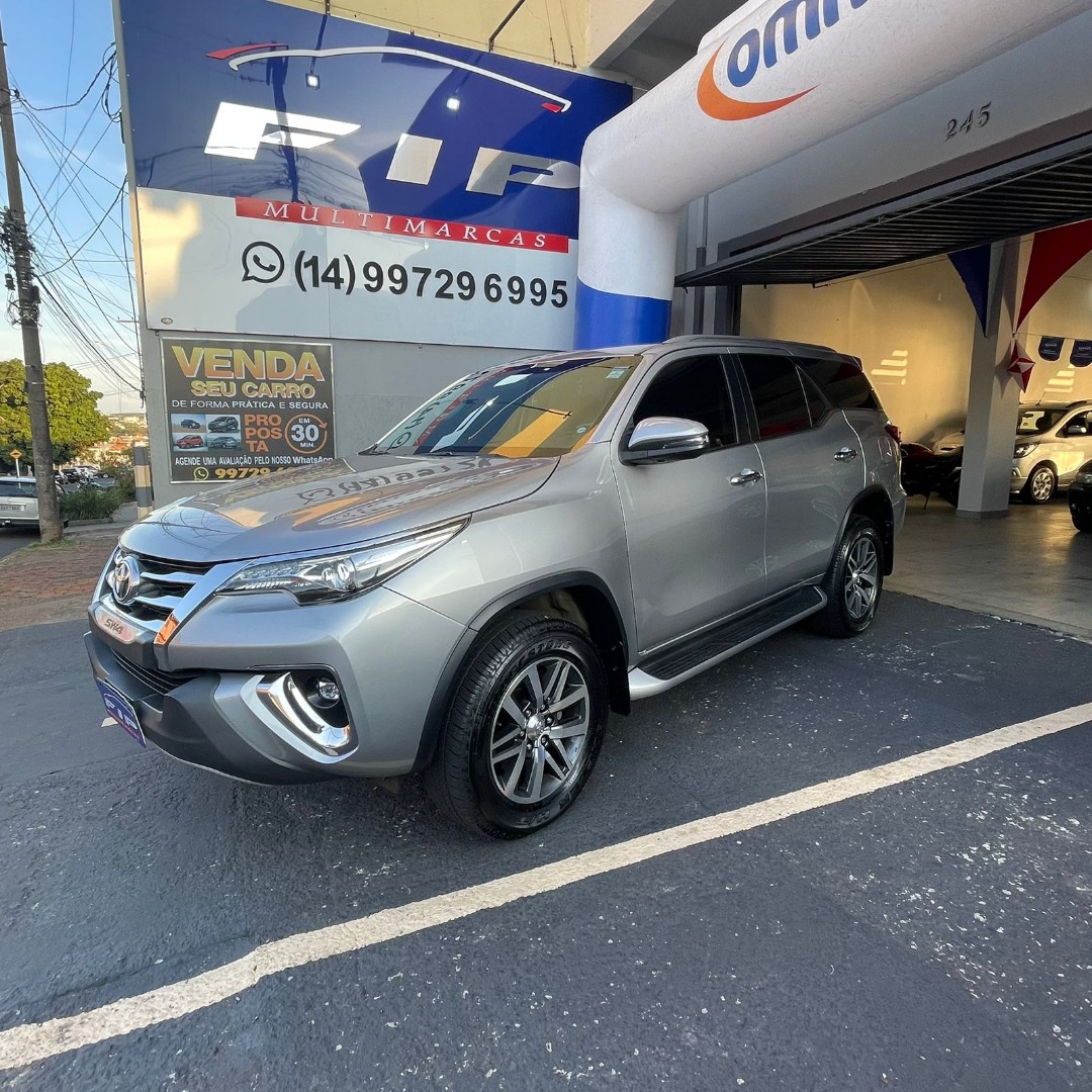 TOYOTA Hilux SW4 2.8 16V 4P SRX 4X4 7 LUGARES TURBO DIESEL AUTOMÁTICO