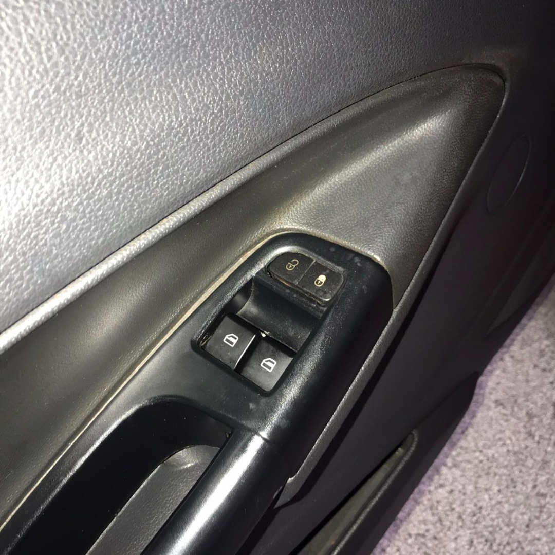 VOLKSWAGEN Gol 1.0 4P G5 TREND FLEX