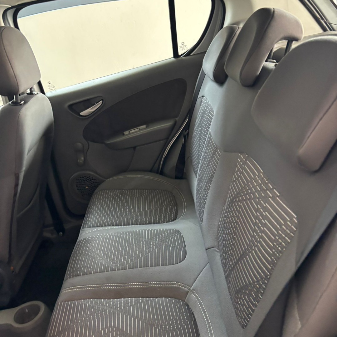 FIAT Palio 1.4 4P FLEX ATTRACTIVE