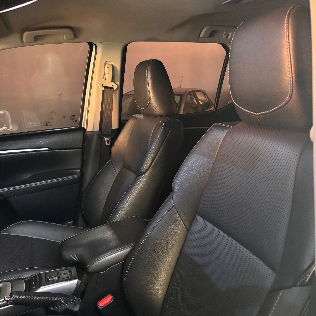 TOYOTA Hilux SW4 2.8 16V 4P SRX 4X4 7 LUGARES TURBO DIESEL AUTOMÁTICO