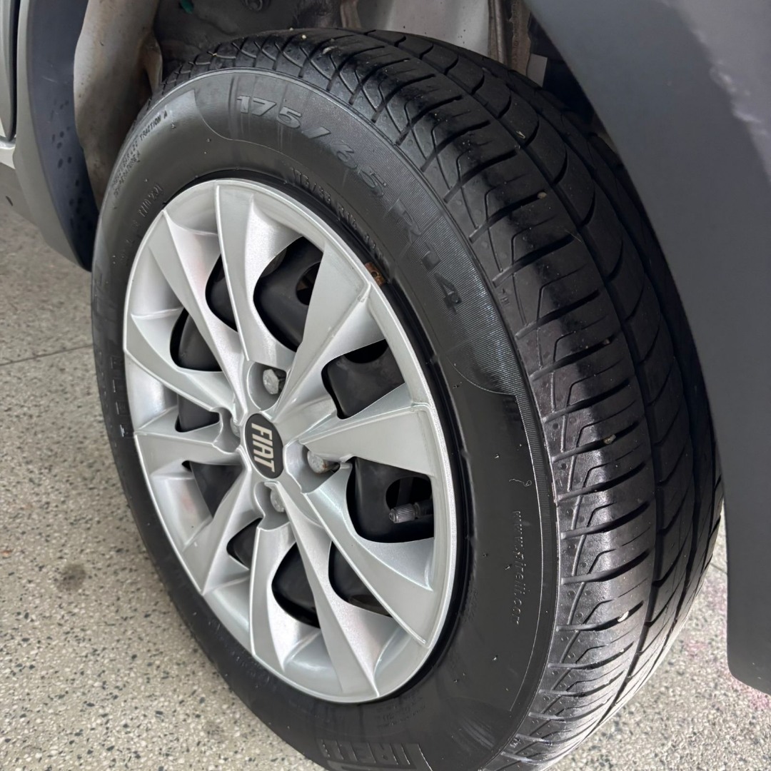 FIAT Mobi 1.0 4P FLEX EVO LIKE FIAT Mobi 1.0 4P FLEX EVO LIKE