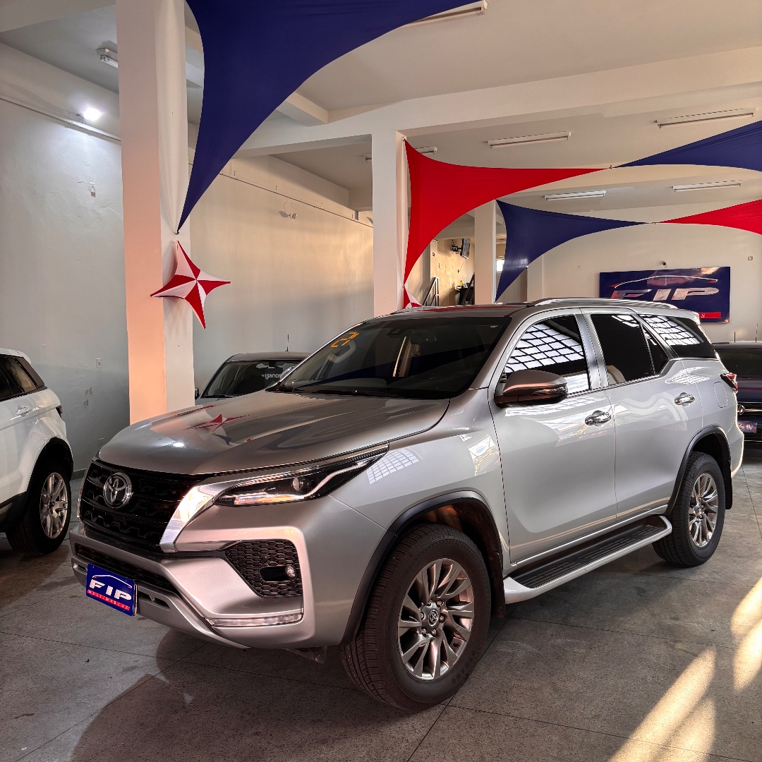 Hilux SW4 2.8 16V 4P SRX 4X4 7 LUGARES TURBO DIESEL AUTOMÁTICO