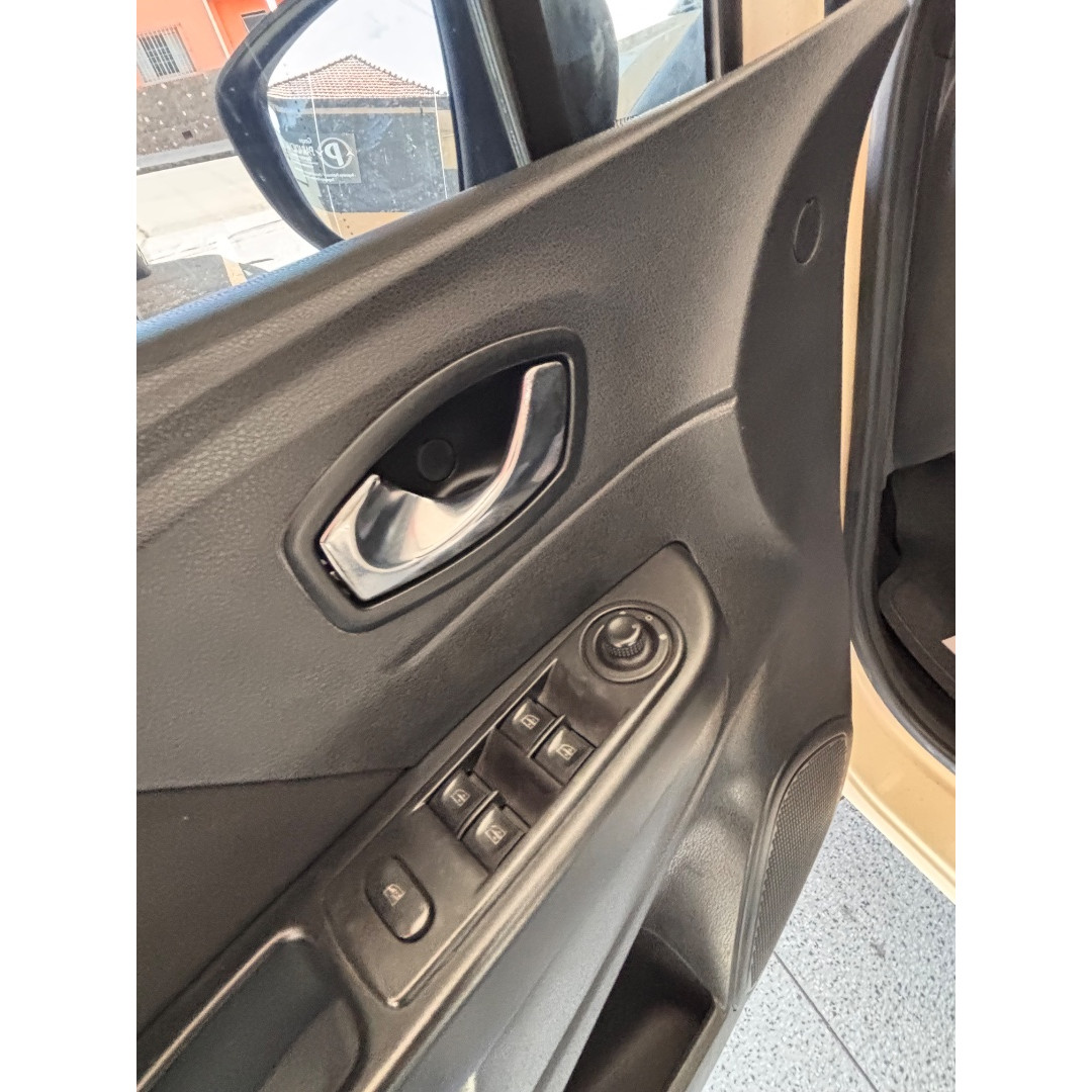RENAULT Captur 1.6 16V 4P FLEX SCE LIFE X-TRONIC CVT