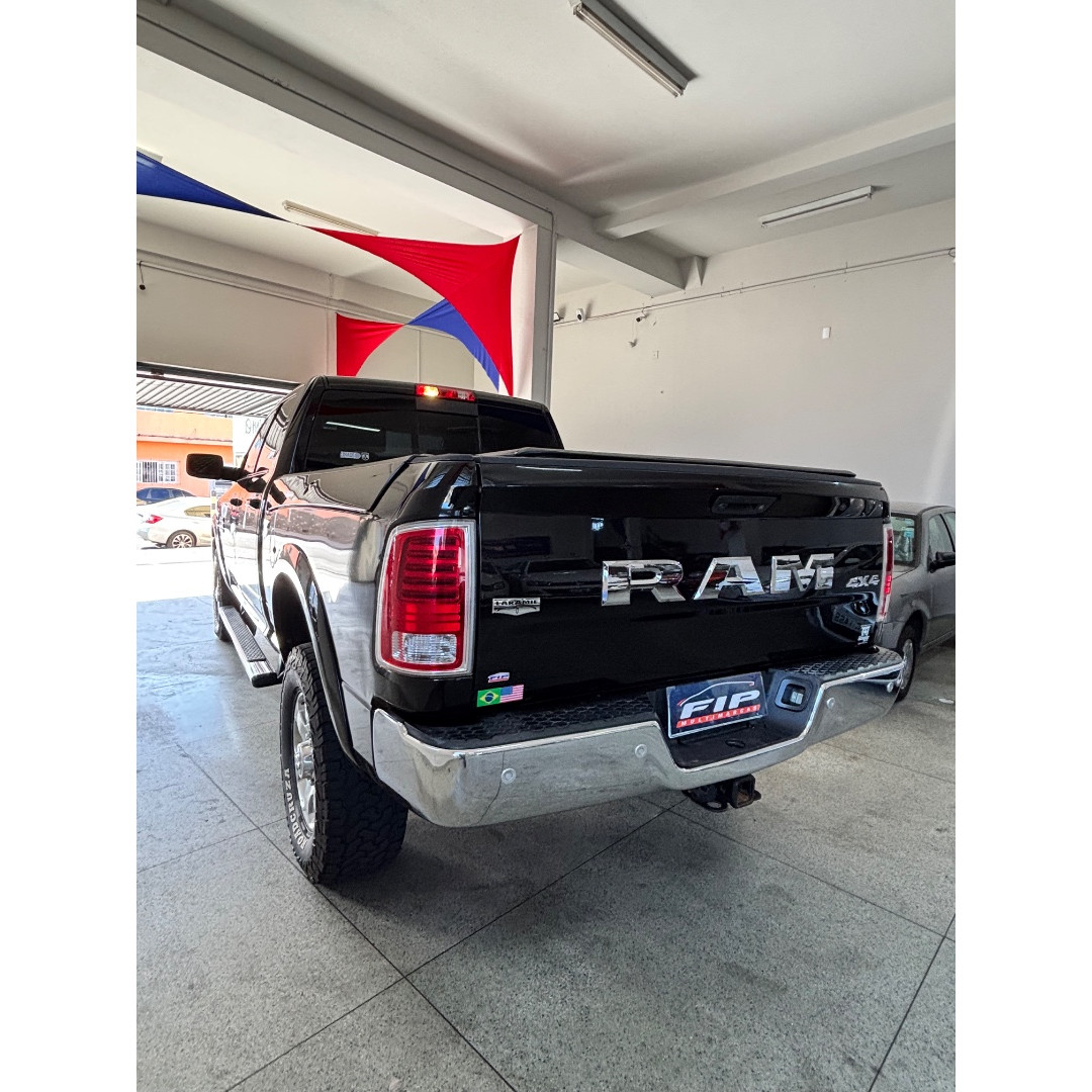 RAM 2500 6.7 I6 24V SLT CABINE DUPLA TURBO DIESEL LARAMIE 4X4 AUTOMÁTICO
