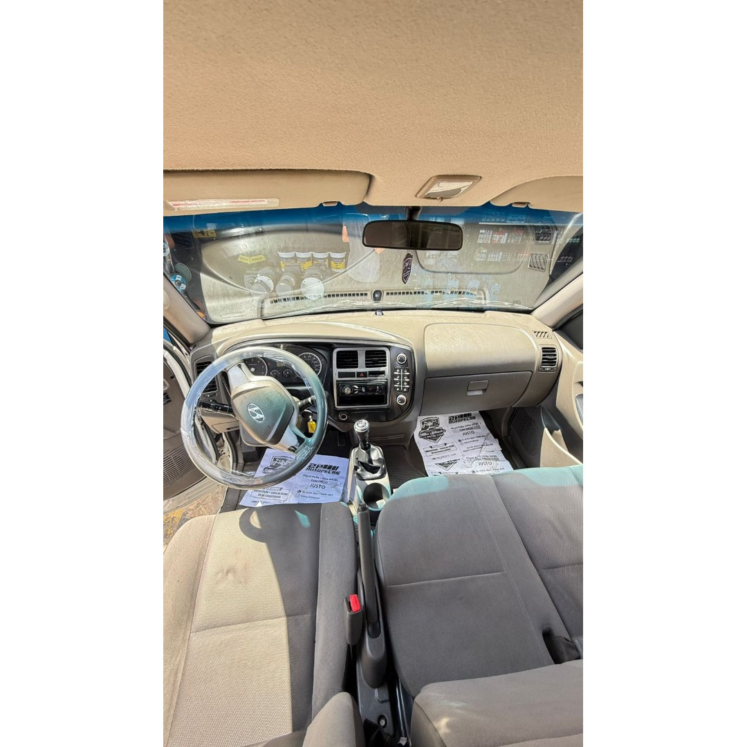 HYUNDAI HR 2.5 TCI HD DIESEL CARROCERIA DE MADEIRA