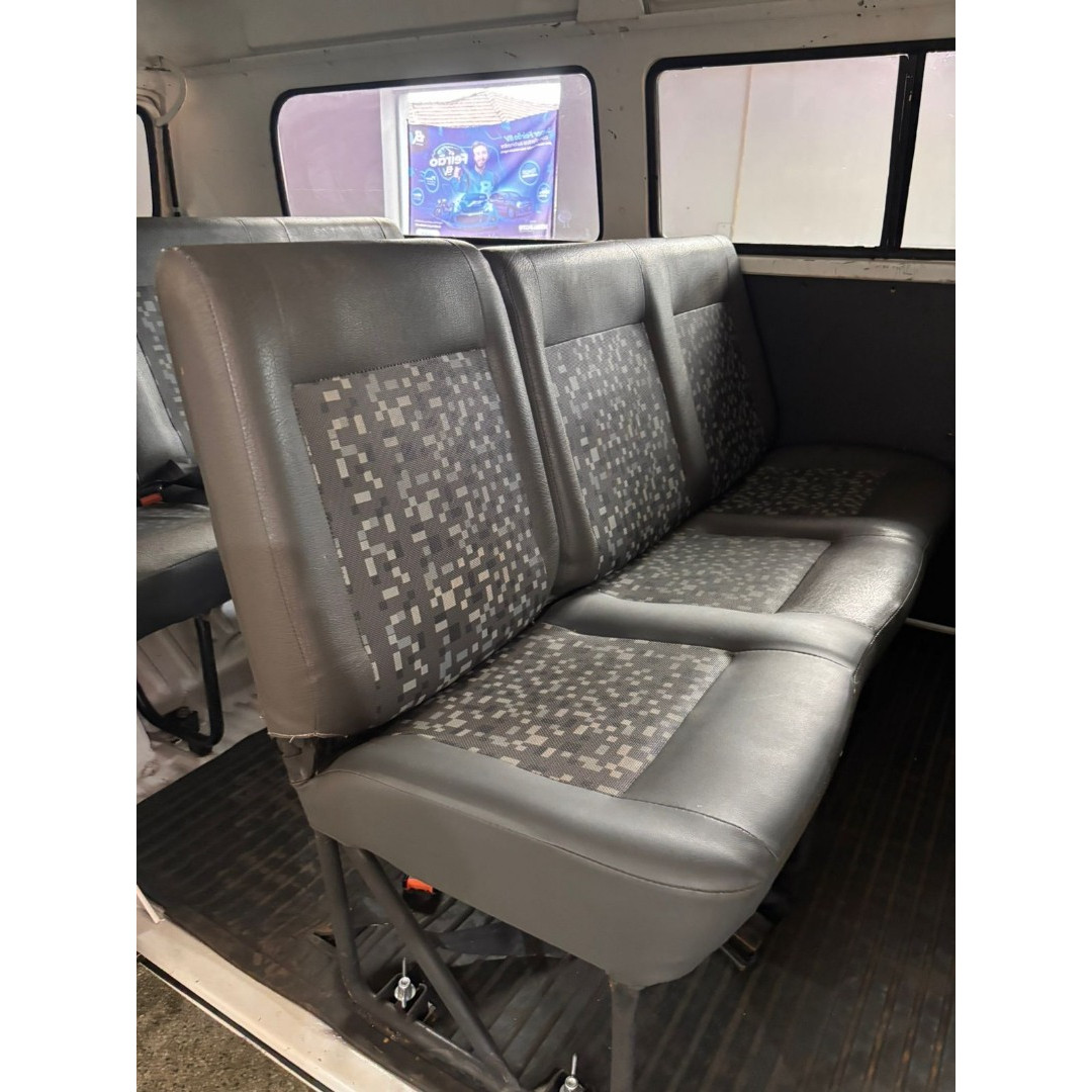 VOLKSWAGEN Kombi 1.4 FLEX STD 9 LUGARES