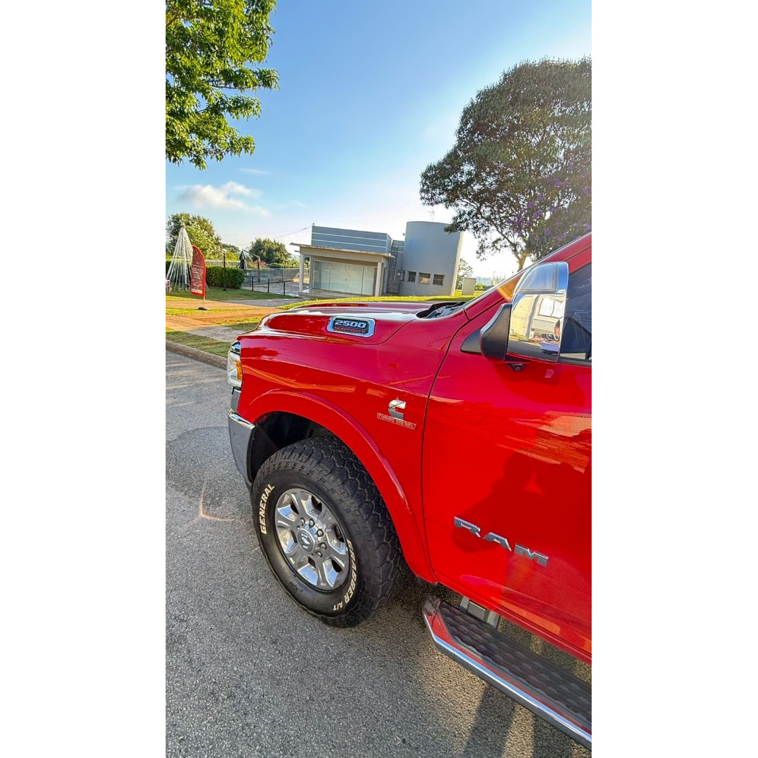 RAM 2500 6.7 I6 24V SLT CABINE DUPLA TURBO DIESEL LARAMIE 4X4 AUTOMÁTICO