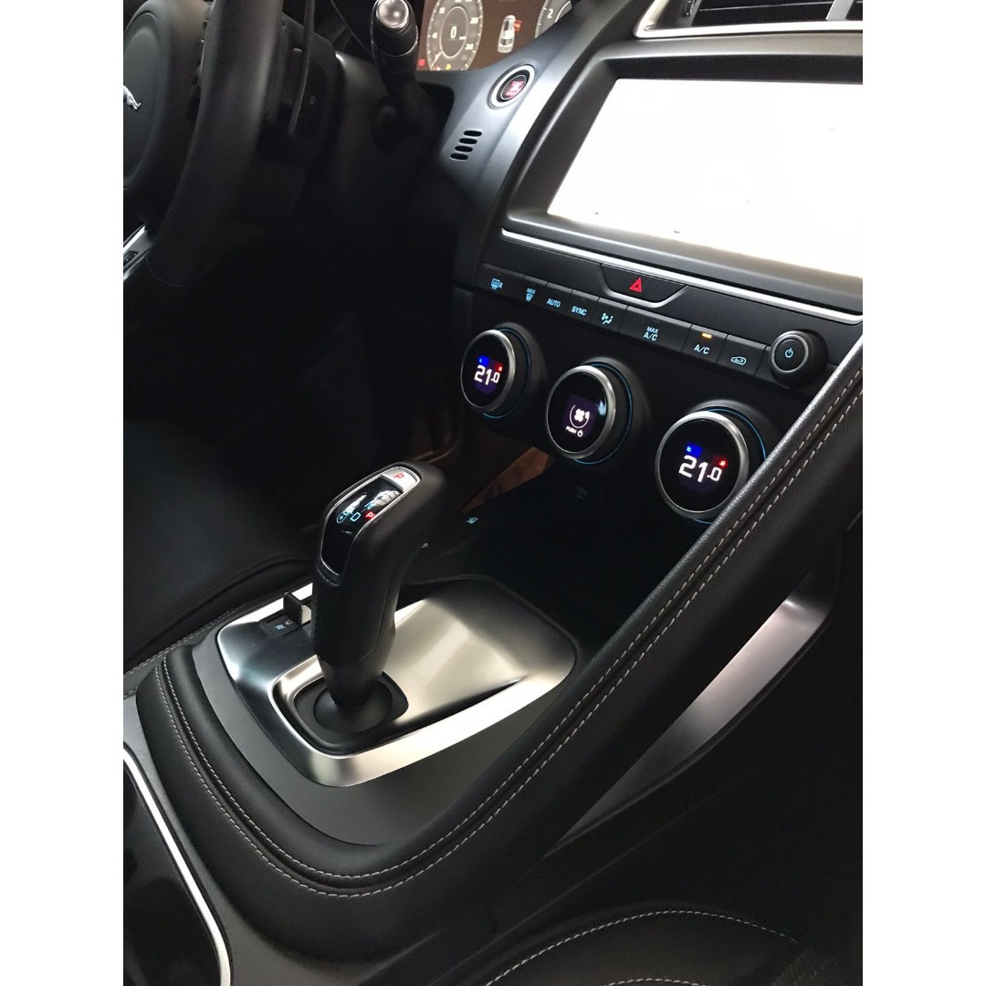 JAGUAR E-Pace 2.0 16V 4P P300 R-DYNAMIC S AWD TURBO AUTOMÁTICO