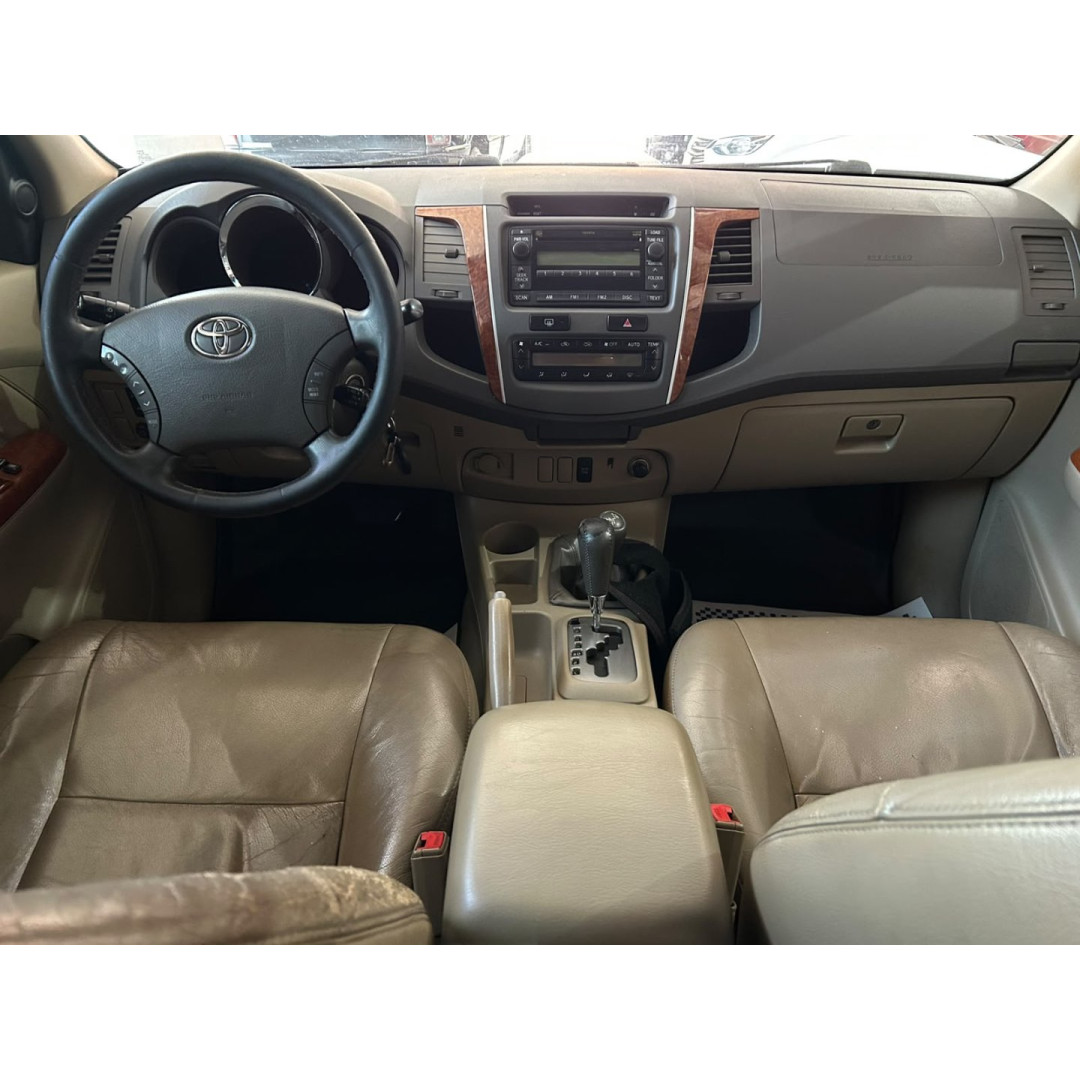 TOYOTA Hilux SW4 3.0 V6 12V 4P SRV 4X4 TURBO DIESEL AUTOMÁTICO