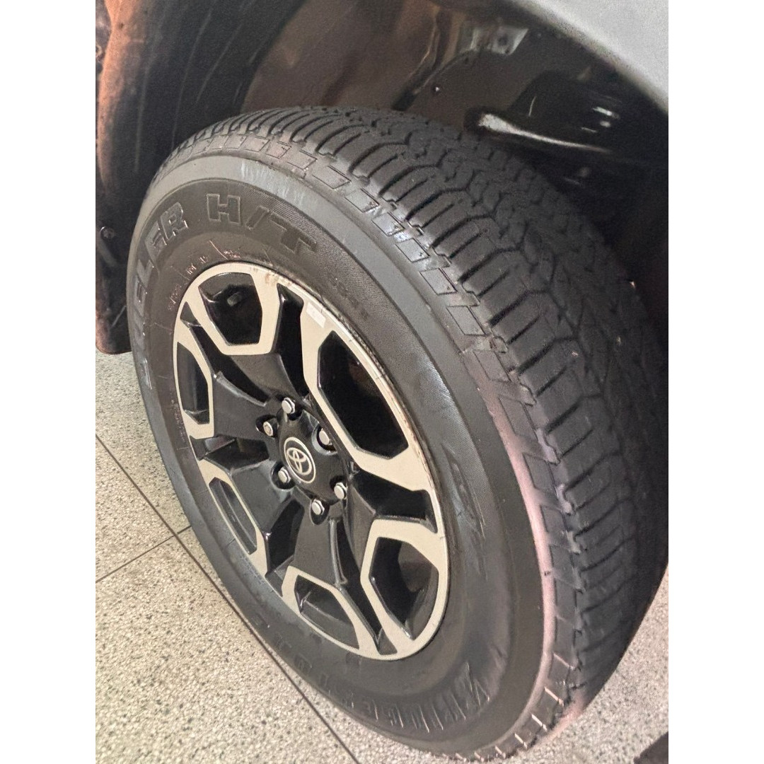 TOYOTA Hilux Caminhonete 2.8 16V SRV 4X4 DIESEL CABINE DUPLA AUTOMÁTICO