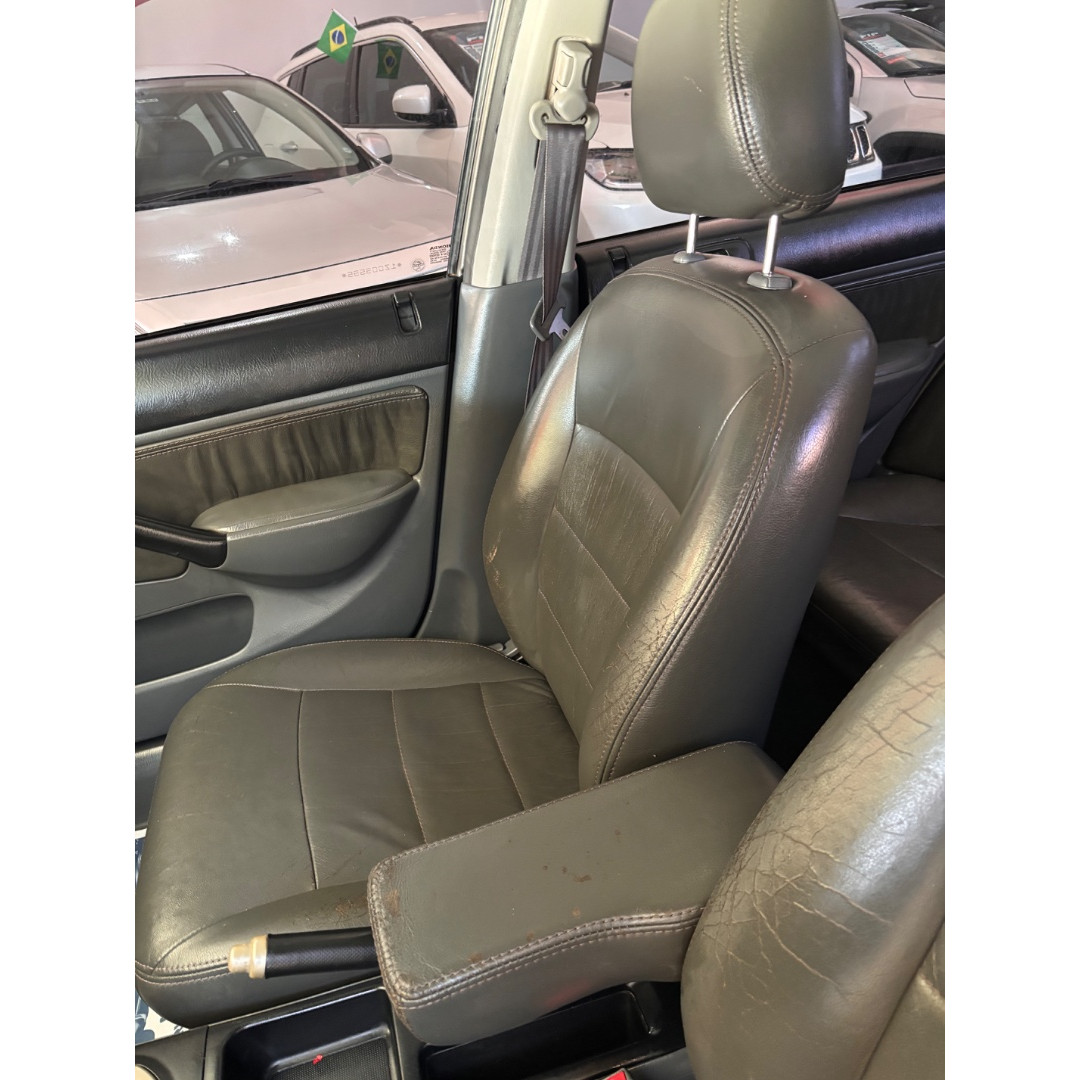 HONDA Civic 1.7 16V 4P LX AUTOMÁTICO