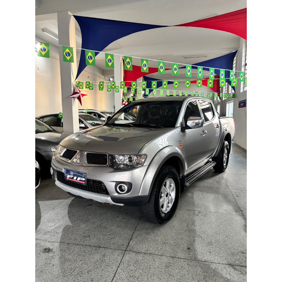 L 200 Triton 3.2 16V HPE 4X4 CABINE DUPLA TURBO DIESEL INTERCOOLER AUTOMÁTICO
