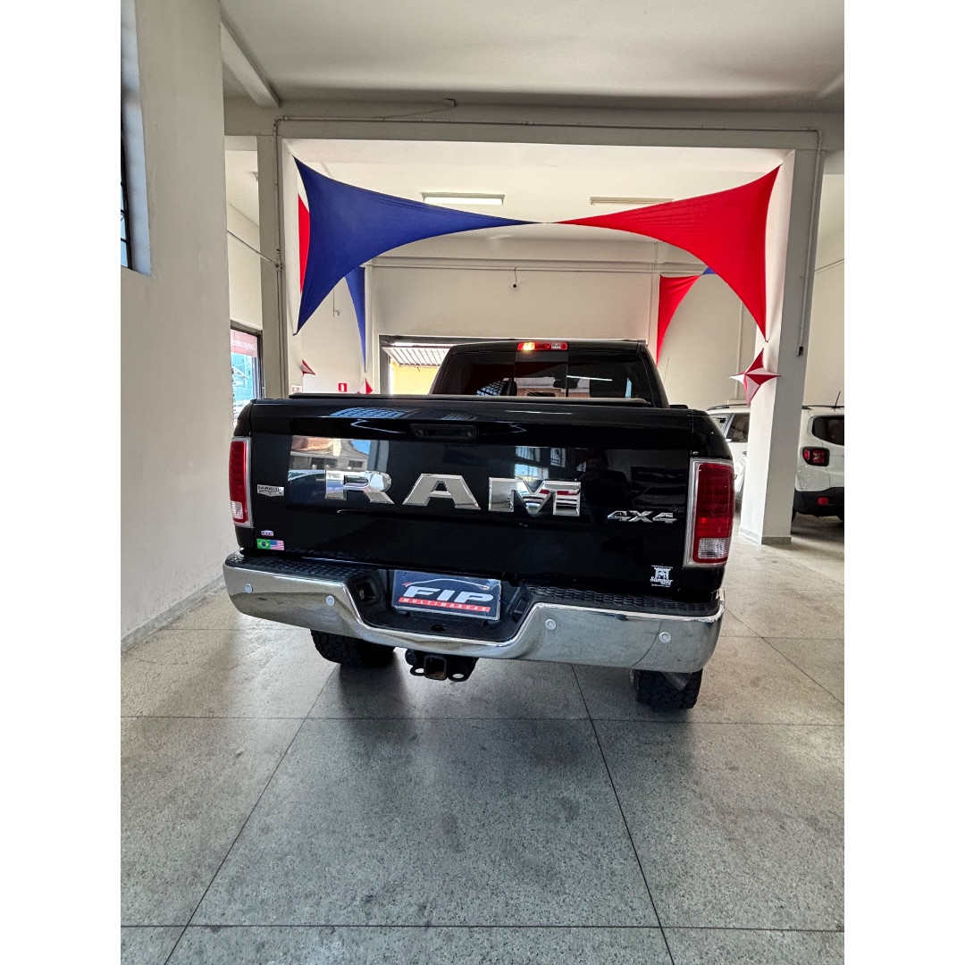 RAM 2500 6.7 I6 24V SLT CABINE DUPLA TURBO DIESEL LARAMIE 4X4 AUTOMÁTICO