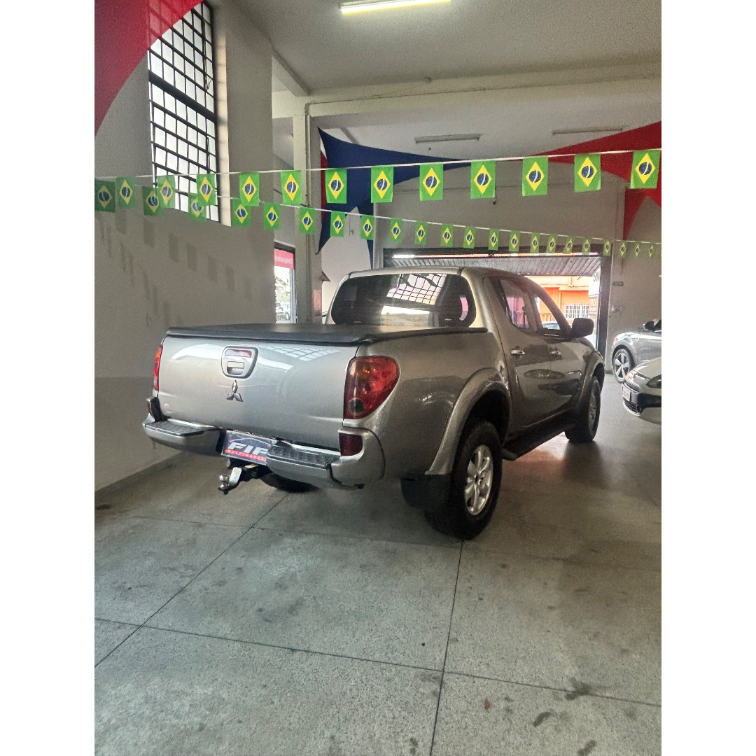 MITSUBISHI L 200 Triton 3.2 16V HPE 4X4 CABINE DUPLA TURBO DIESEL INTERCOOLER AUTOMÁTICO