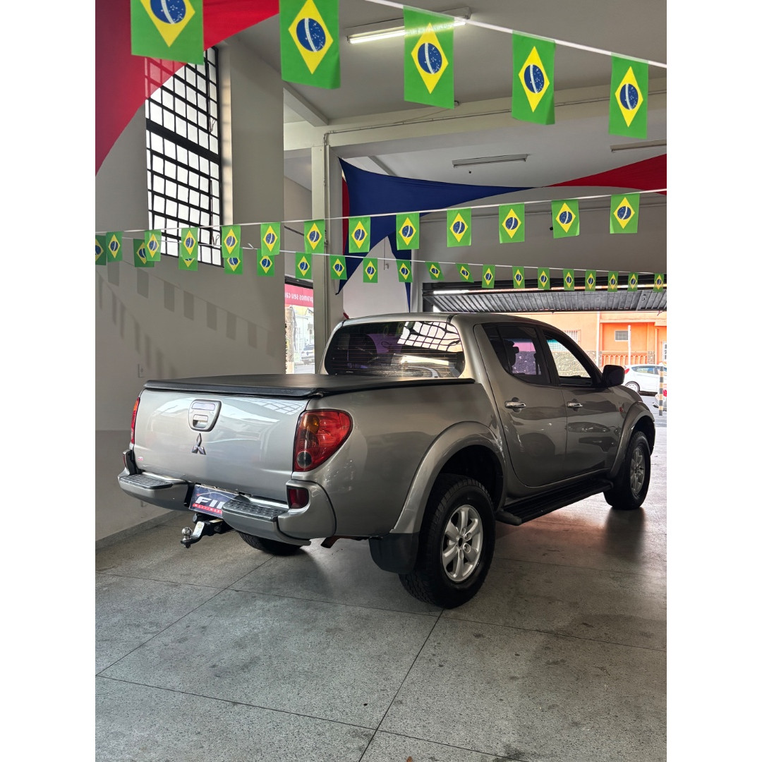 MITSUBISHI L 200 Triton 3.2 16V HPE 4X4 CABINE DUPLA TURBO DIESEL INTERCOOLER AUTOMÁTICO