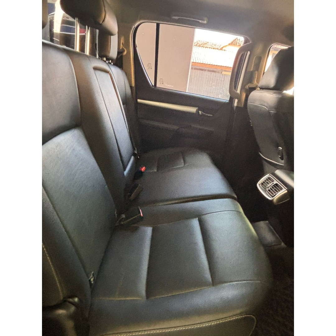 TOYOTA Hilux Caminhonete 2.8 16V SRV 4X4 DIESEL CABINE DUPLA AUTOMÁTICO