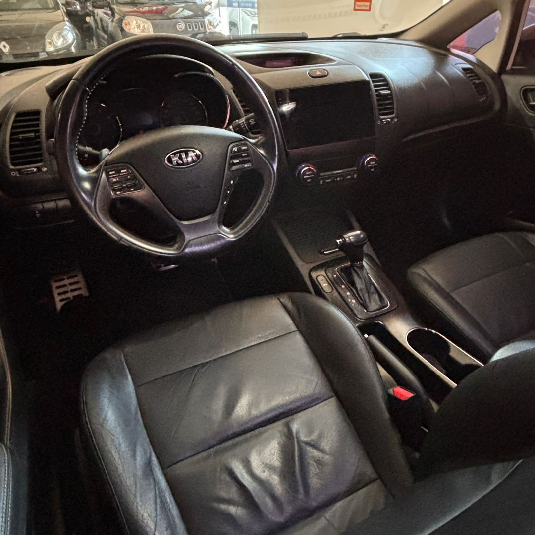 KIA Cerato Sedan 1.6 16V 4P SX AUTOMÁTICO