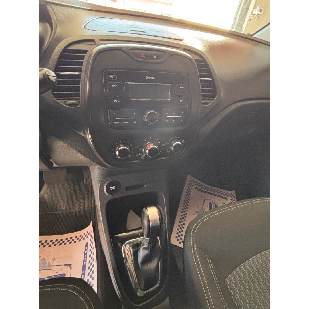 RENAULT Captur 1.6 16V 4P FLEX SCE LIFE X-TRONIC CVT
