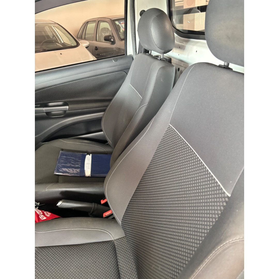 VOLKSWAGEN Saveiro 1.6 FLEX MPI TRENDLINE CABINE SIMPLES