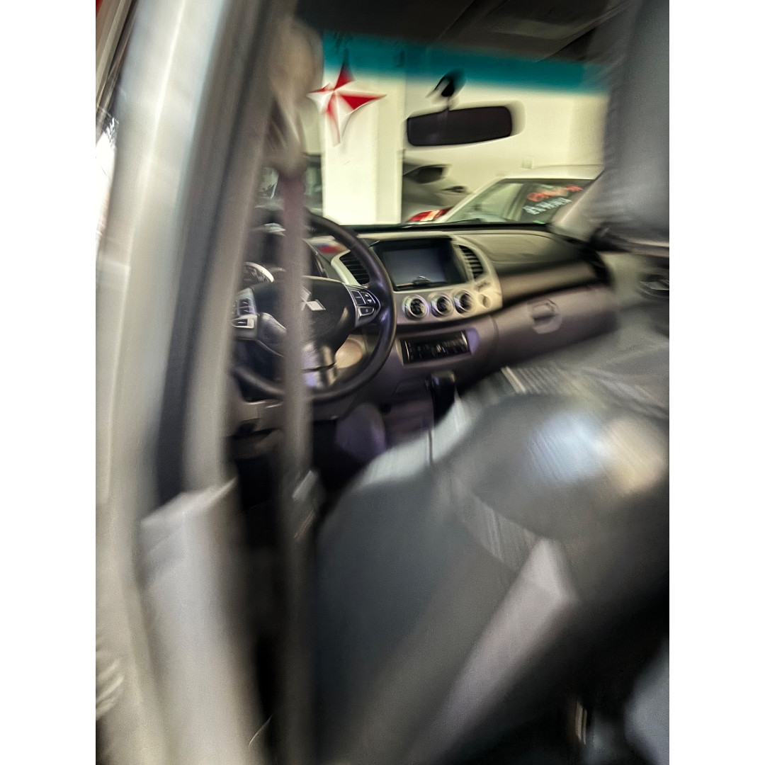MITSUBISHI L 200 Triton 3.2 16V HPE 4X4 CABINE DUPLA TURBO DIESEL INTERCOOLER AUTOMÁTICO
