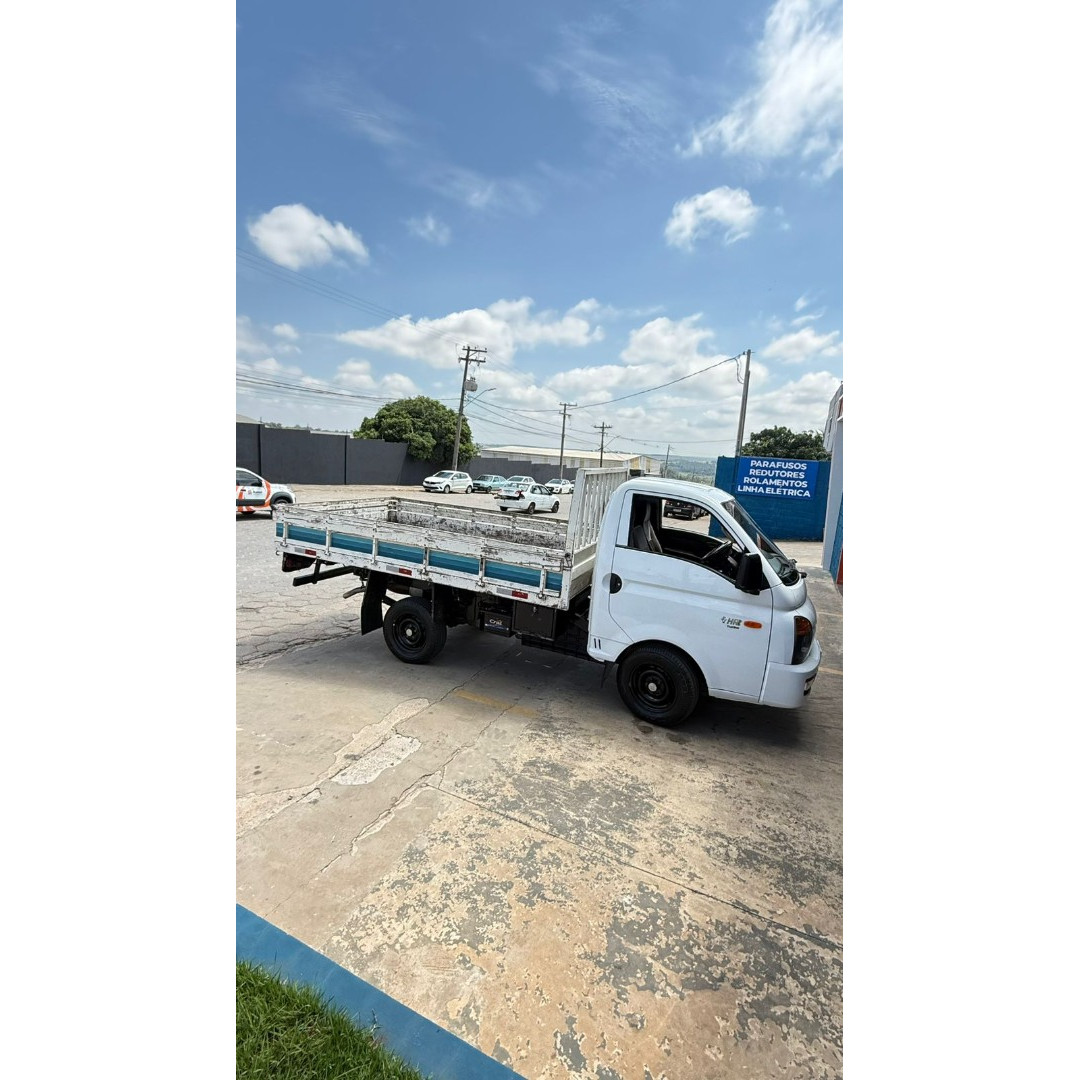 HYUNDAI HR 2.5 TCI HD DIESEL CARROCERIA DE MADEIRA